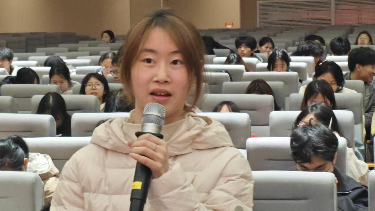 传红色基因 践全会精神,传红色基因 践全会精神,beat365vip官网开启新生入党启蒙教育新征程(图5) 传红色基因 践全会精神,传红色基因 践全会精神,beat365vip官网开启新生入党启蒙教育新征程(图5)